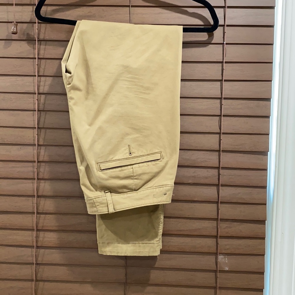 Abercrombie and Fitch chino 32 X 30